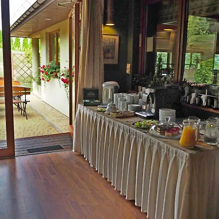 Air Hotel Kochanow (Lesser Poland)